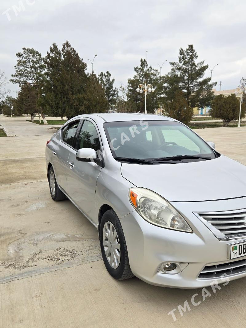 Nissan Versa 2013 - 88 000 TMT - Ашхабад - img 3