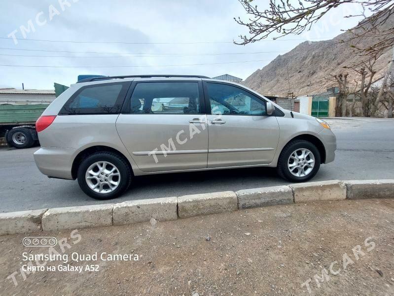 Toyota Sienna 2005 - 230 000 TMT - Ашхабад - img 2