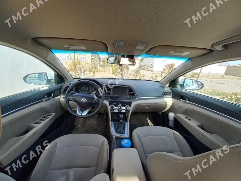 Hyundai Elantra 2019 - 170 000 TMT - Ýolöten - img 6