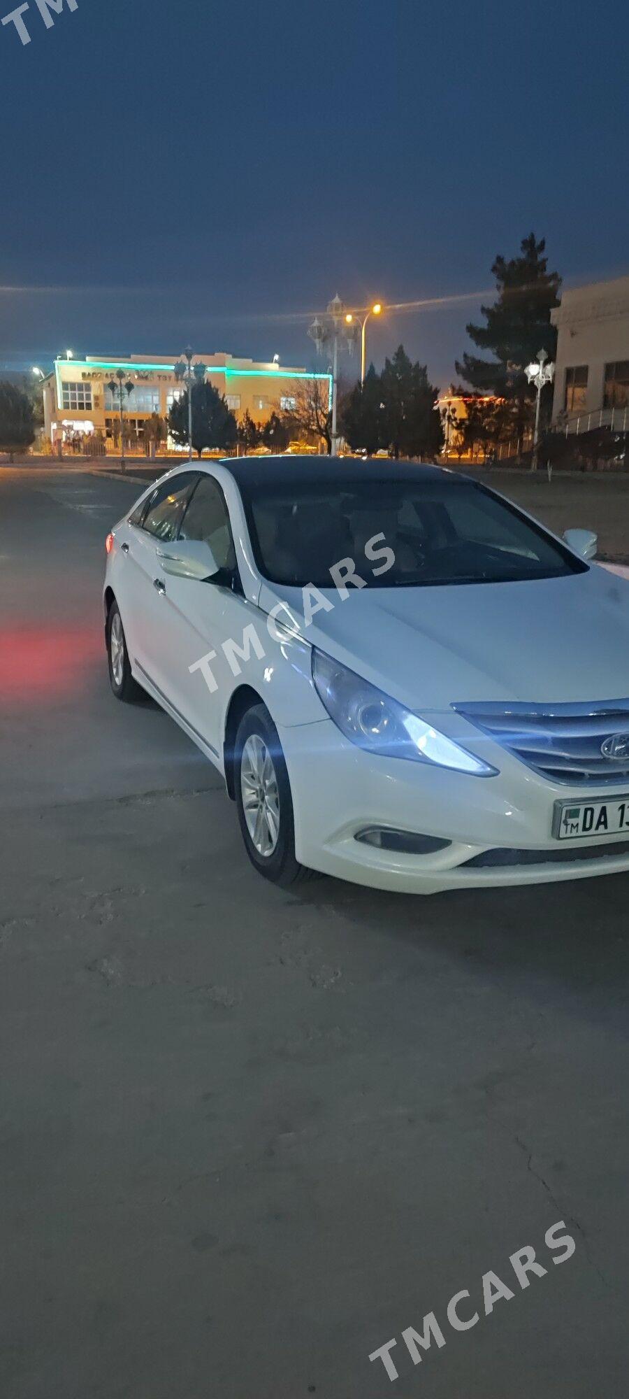 Hyundai Sonata 2011 - 140 000 TMT - Ак-Бугдайский этрап - img 5