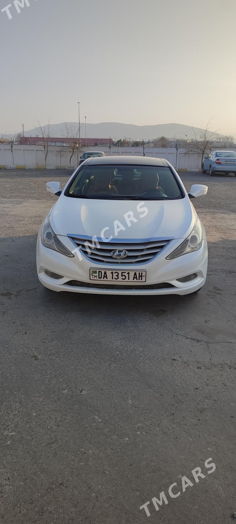 Hyundai Sonata 2011 - 140 000 TMT - Ак-Бугдайский этрап - img 9