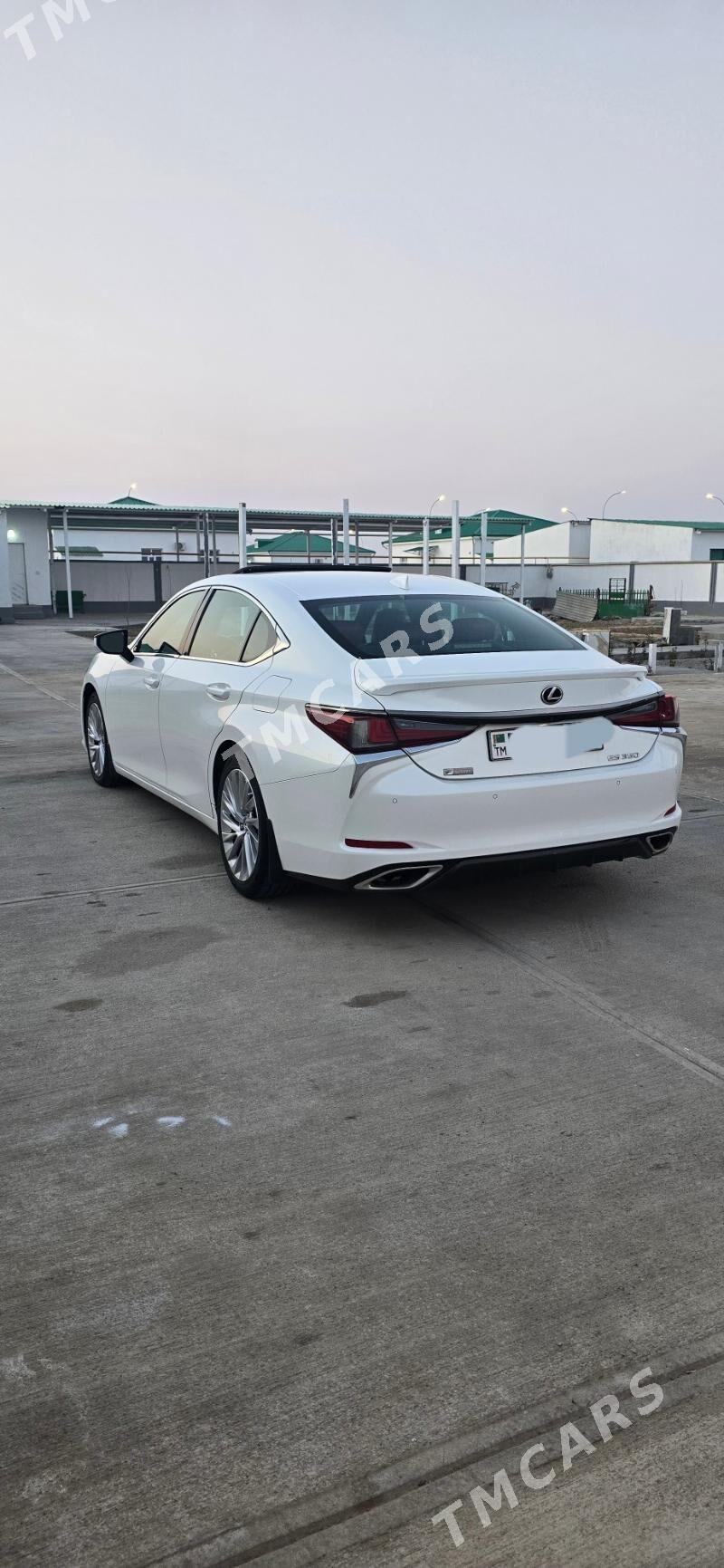 Lexus ES 350 2019 - 495 000 TMT - Тязе заман - img 2