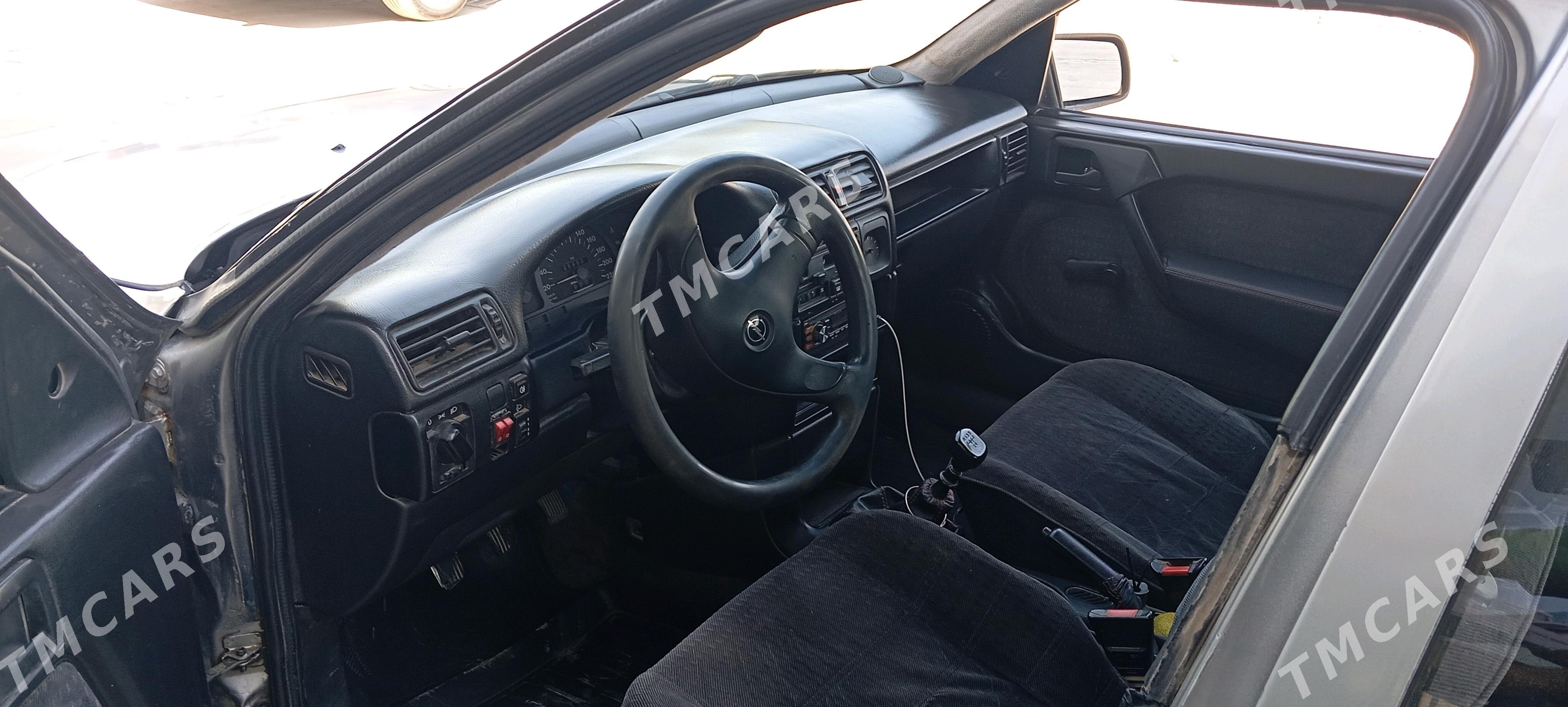 Opel Vectra 1993 - 28 000 TMT - Саят - img 3