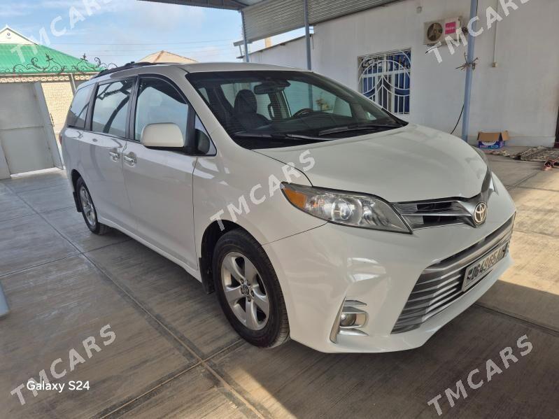 Toyota Sienna 2019 - 365 000 TMT - Гёкдепе - img 5