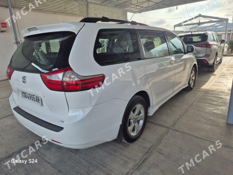 Toyota Sienna 2019 - 365 000 TMT - Гёкдепе - img 4