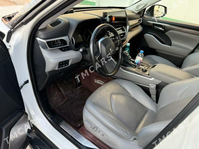 Toyota Highlander 2020 - 670 000 TMT - Гуртли - img 5