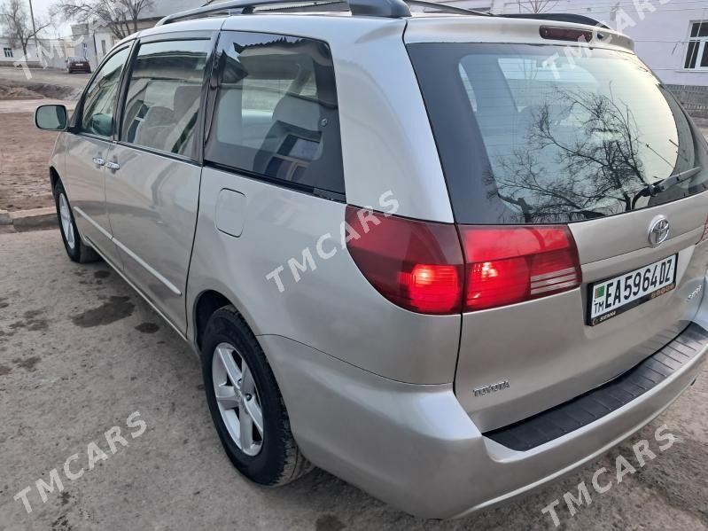 Toyota Sienna 2004 - 170 000 TMT - Köneürgenç - img 4