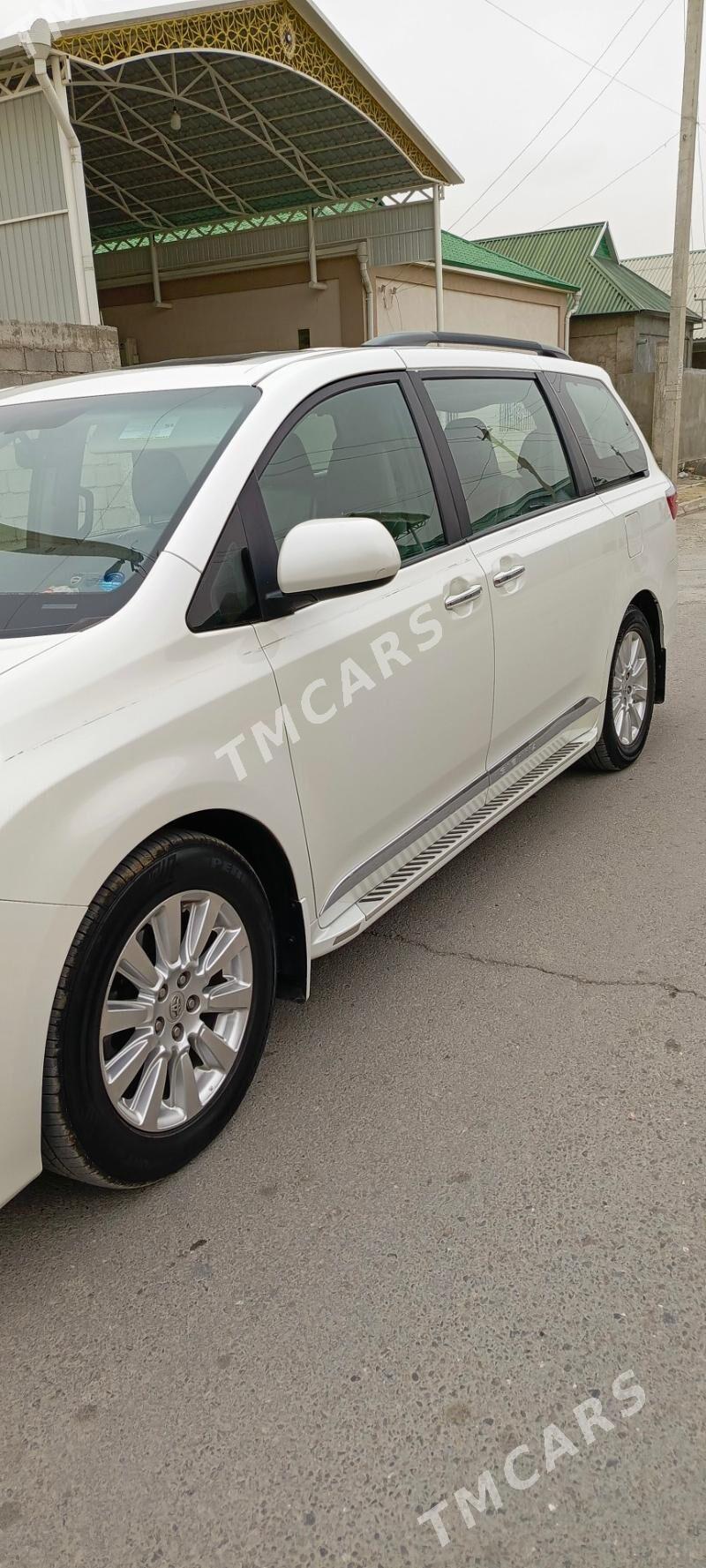 Toyota Sienna 2016 - 380 000 TMT - Büzmeýin - img 5