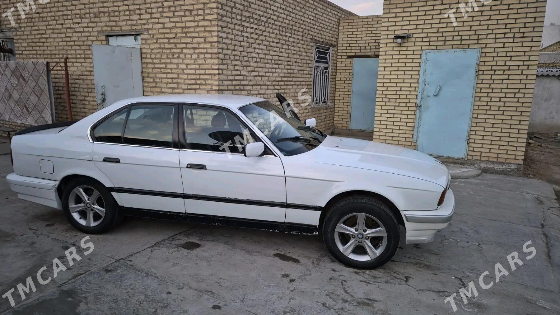 BMW 5 Series 1993 - 25 000 TMT - Мары - img 3