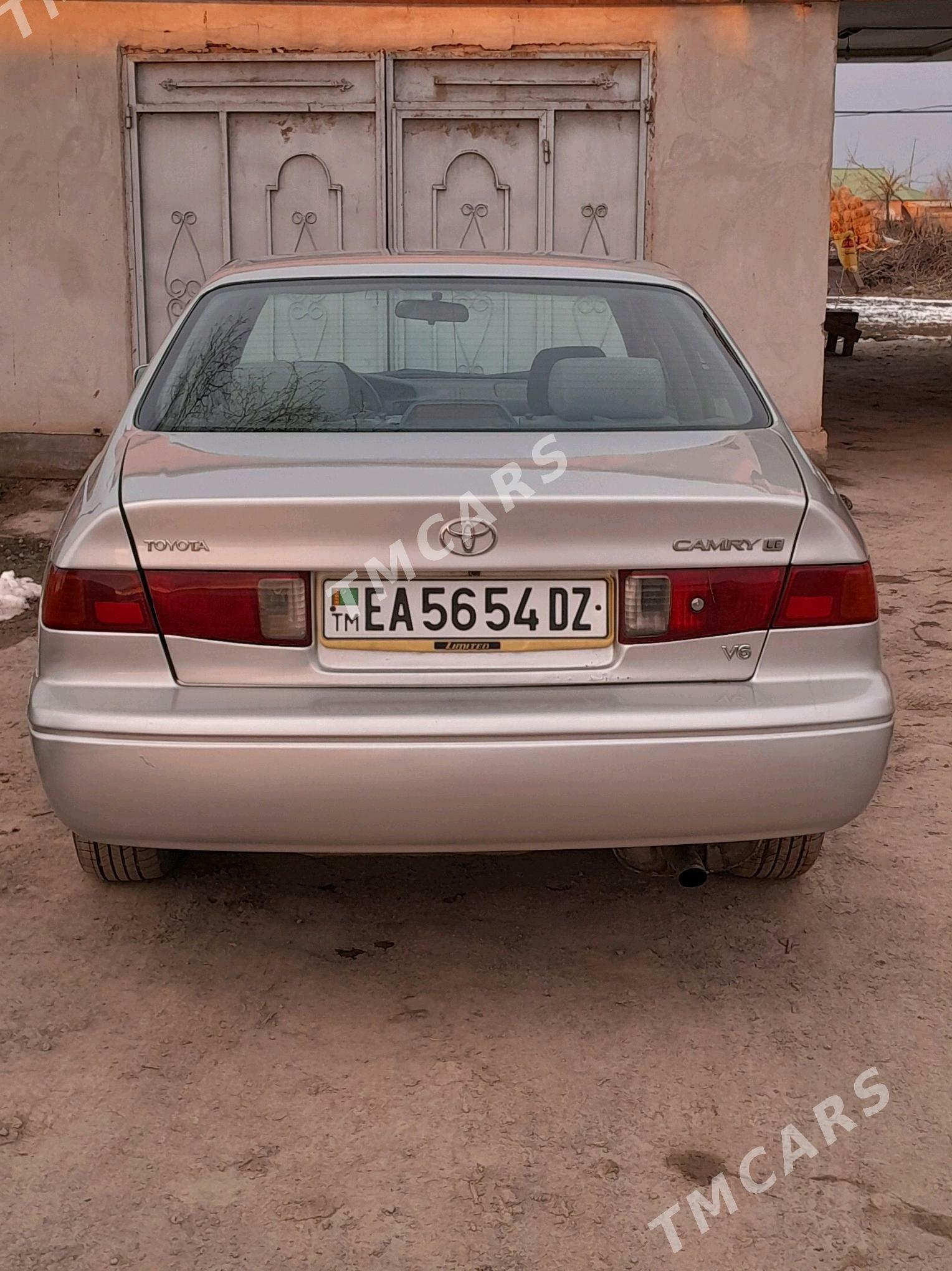 Toyota Camry 2000 - 150 000 TMT - Кёнеургенч - img 4