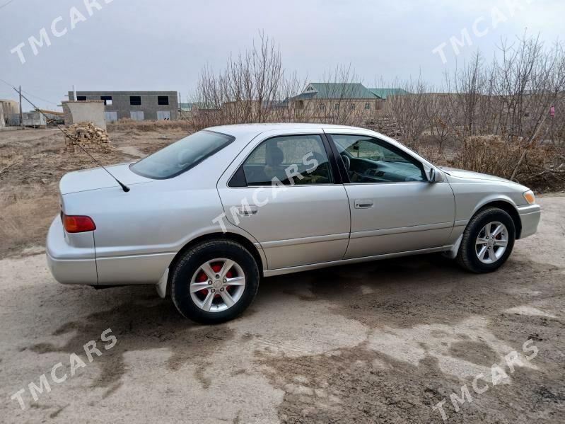 Toyota Camry 2000 - 135 000 TMT - Köneürgenç - img 2