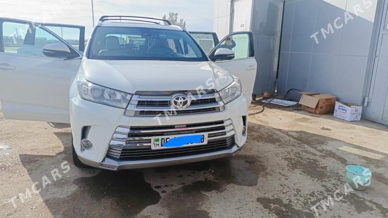 Toyota Highlander 2015 - 370 000 TMT - Достлук - img 3