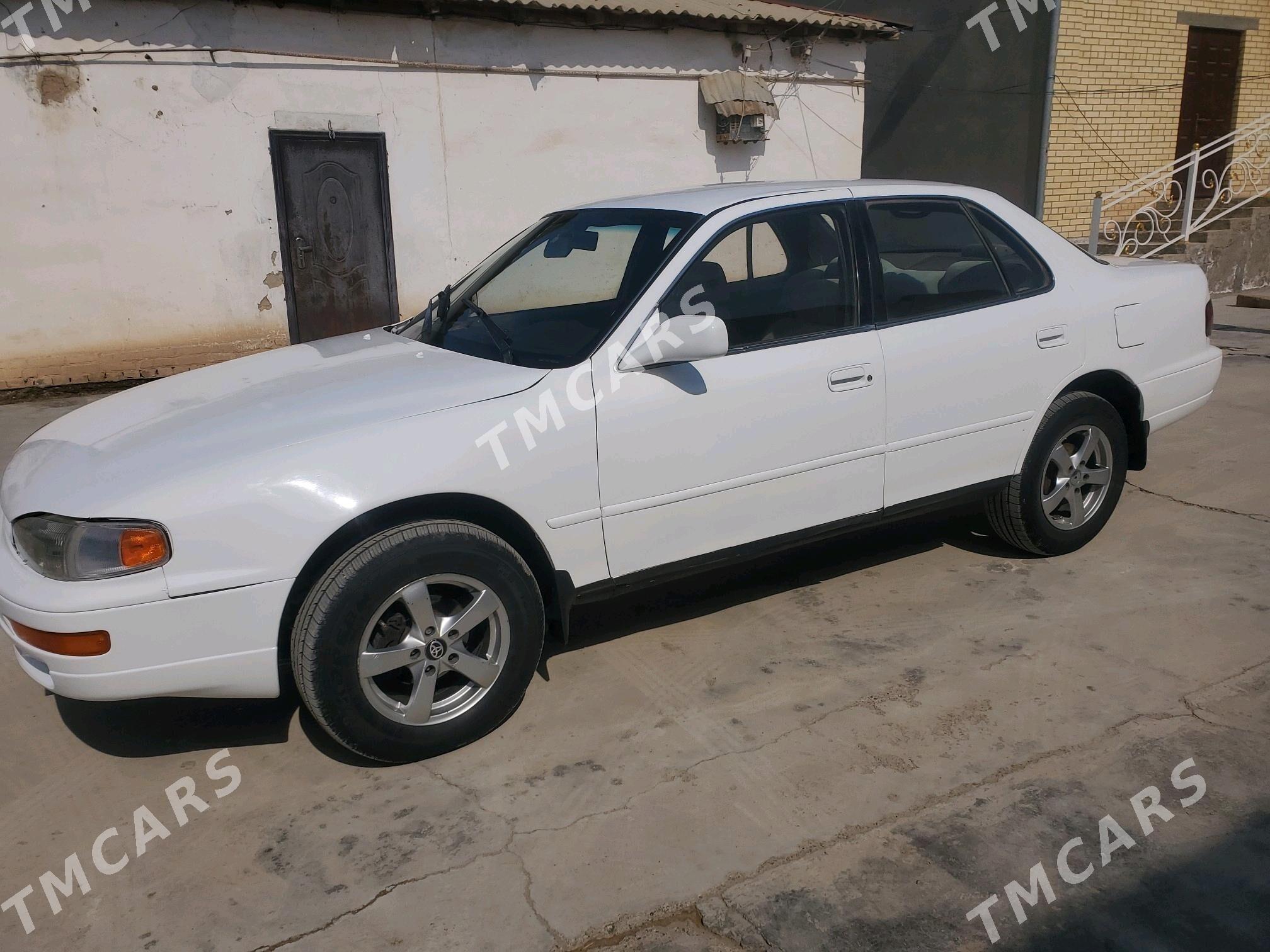 Toyota Camry 1993 - 77 000 TMT - Байрамали - img 4