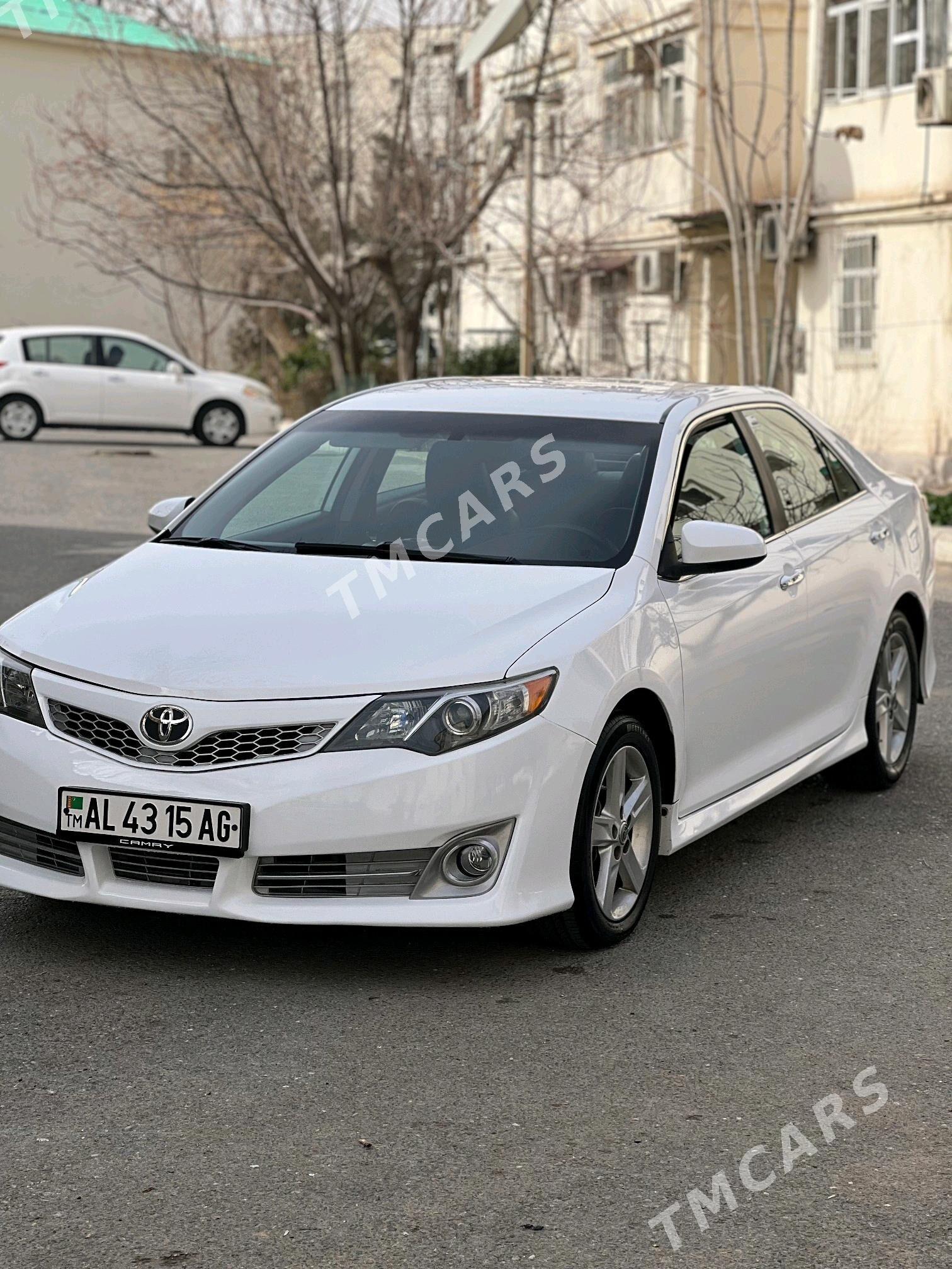 Toyota Camry 2013 - 192 000 TMT - Кëши - img 3