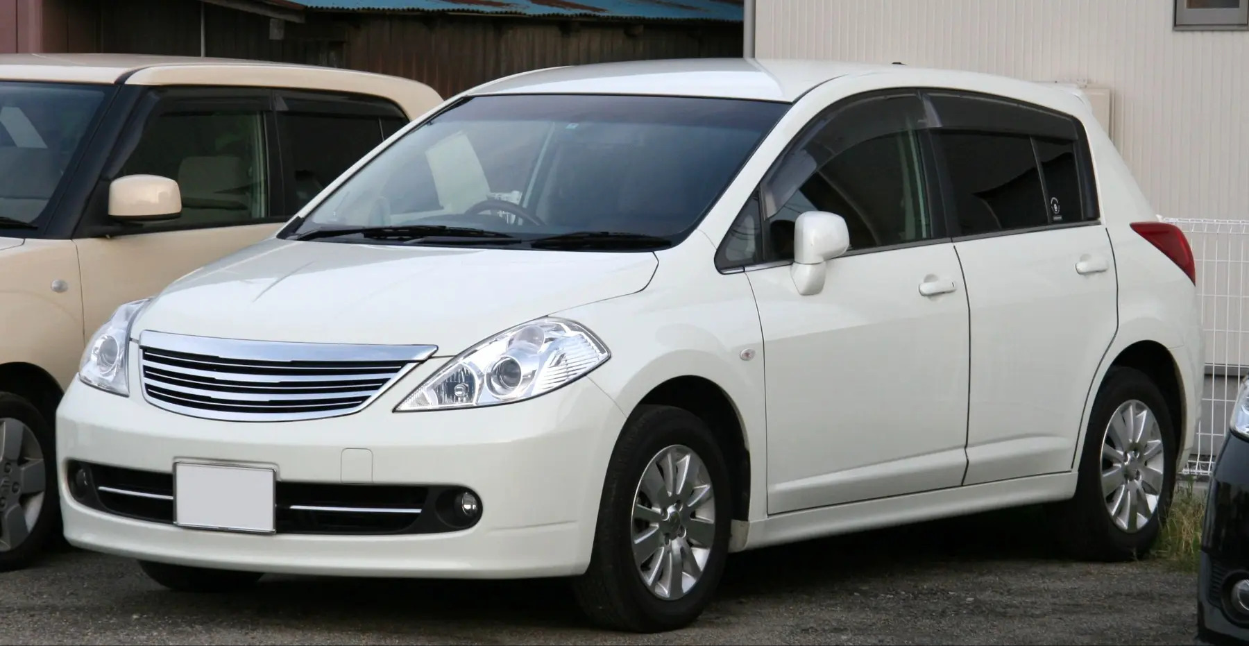 Nissan versa fara morda 1 500 TMT - Änew - img 1