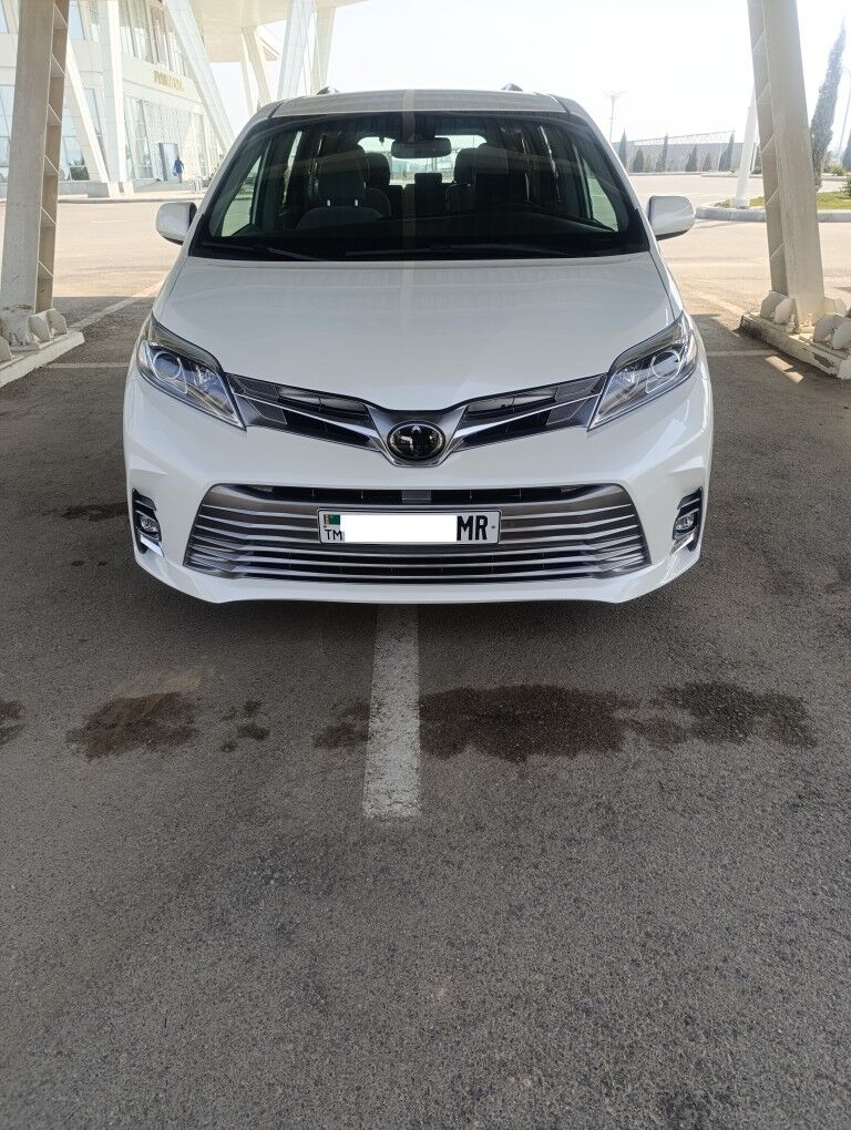 Toyota Sienna 2020 - 370 000 TMT - Мары - img 1