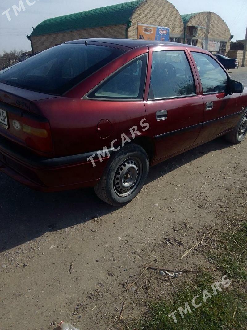 Opel Vectra 1993 - 30 000 TMT - Халач - img 2