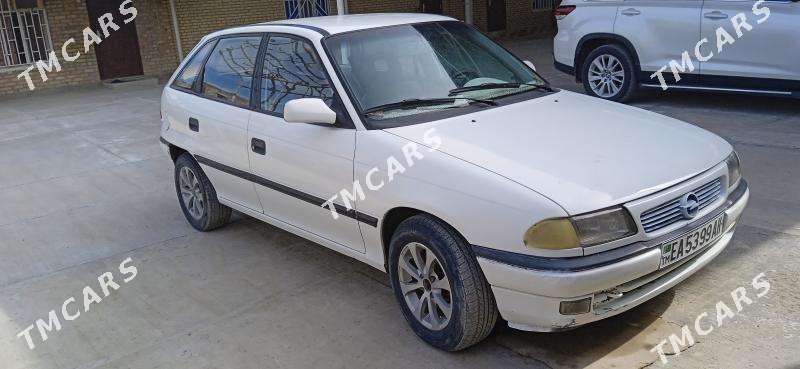 Opel Astra 1993 - 42 000 TMT - Бахарден - img 5