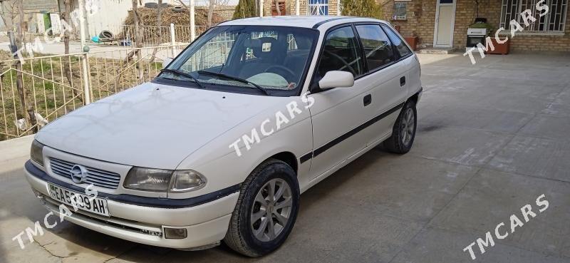 Opel Astra 1993 - 42 000 TMT - Бахарден - img 4