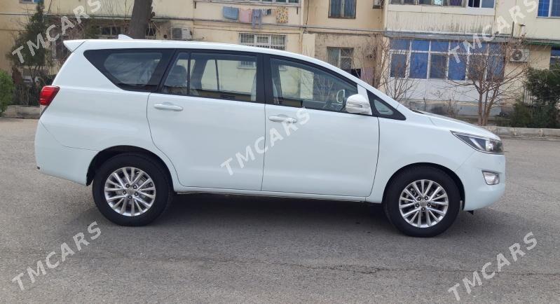 Toyota Innova 2019 - 265 000 TMT - Ашхабад - img 7