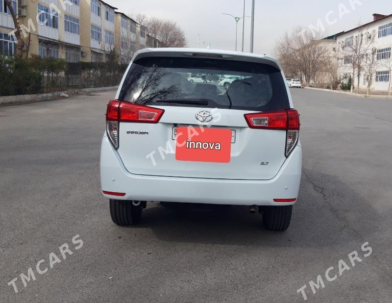 Toyota Innova 2019 - 265 000 TMT - Ашхабад - img 5