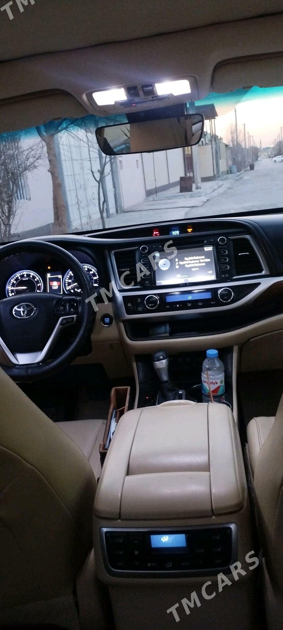 Toyota Highlander 2017 - 435 000 TMT - Köşi - img 9