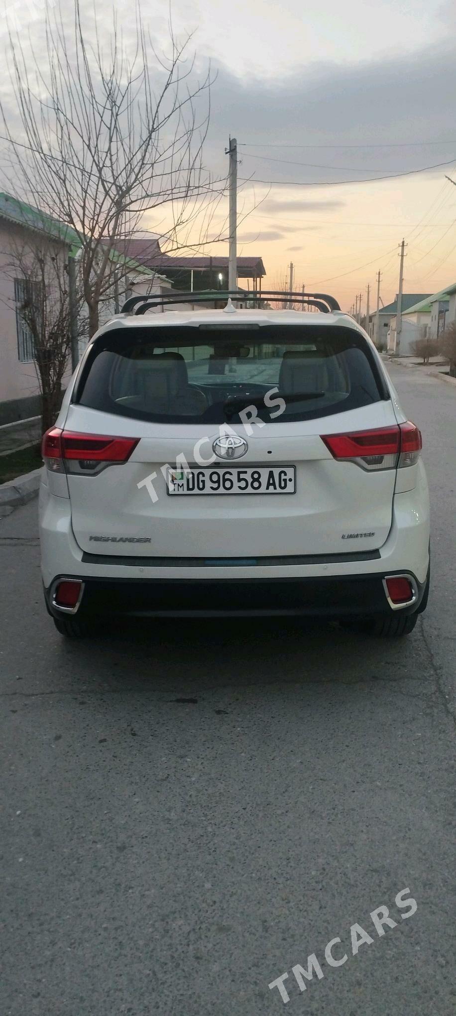 Toyota Highlander 2017 - 435 000 TMT - Köşi - img 8