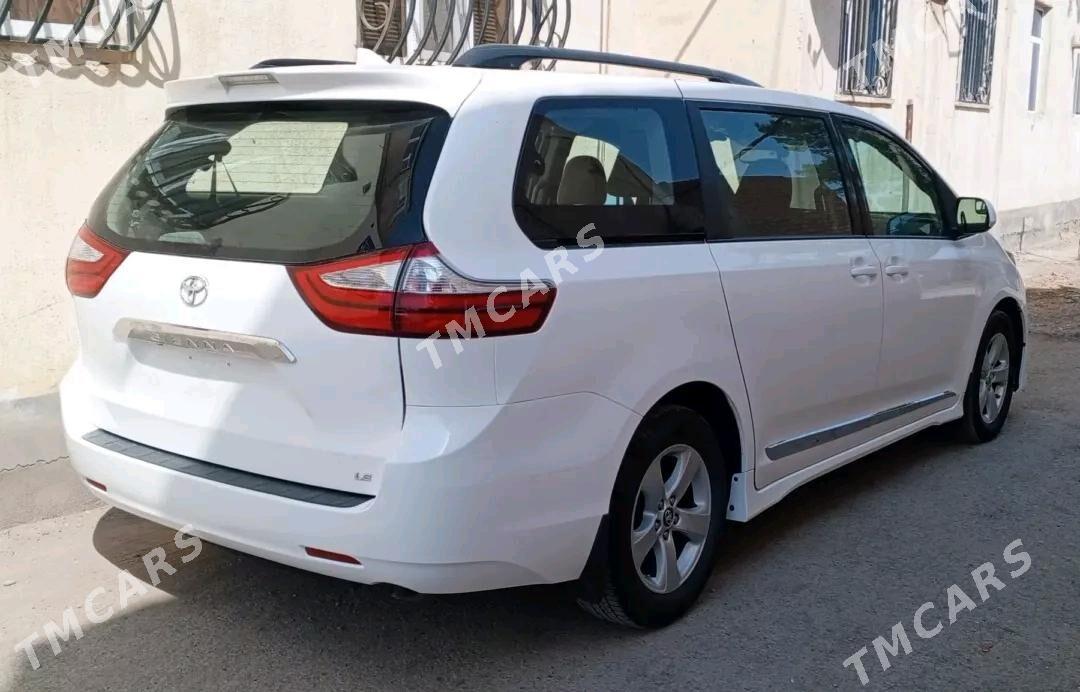 Toyota Sienna 2019 - 392 000 TMT - Türkmengala - img 3