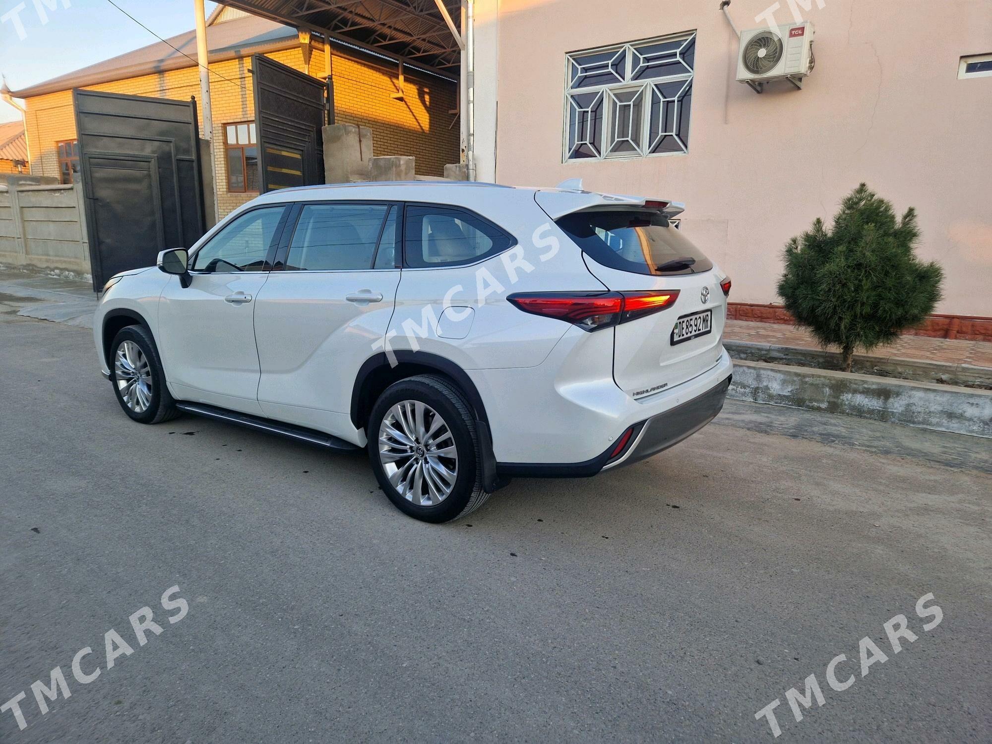 Toyota Highlander 2021 - 580 000 TMT - Мары - img 2