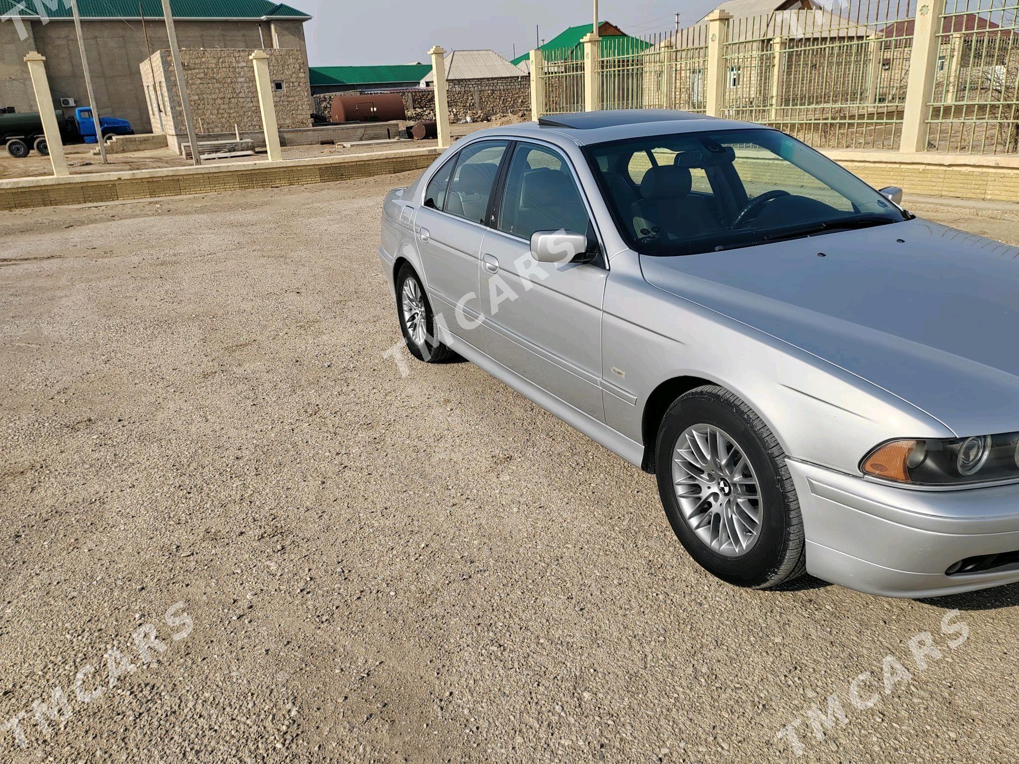 BMW 525 2003 - 120 000 TMT - Гумдаг - img 3