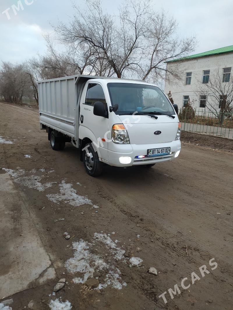 Kia Bongo 2008 - 170 000 TMT - Дашогуз - img 6