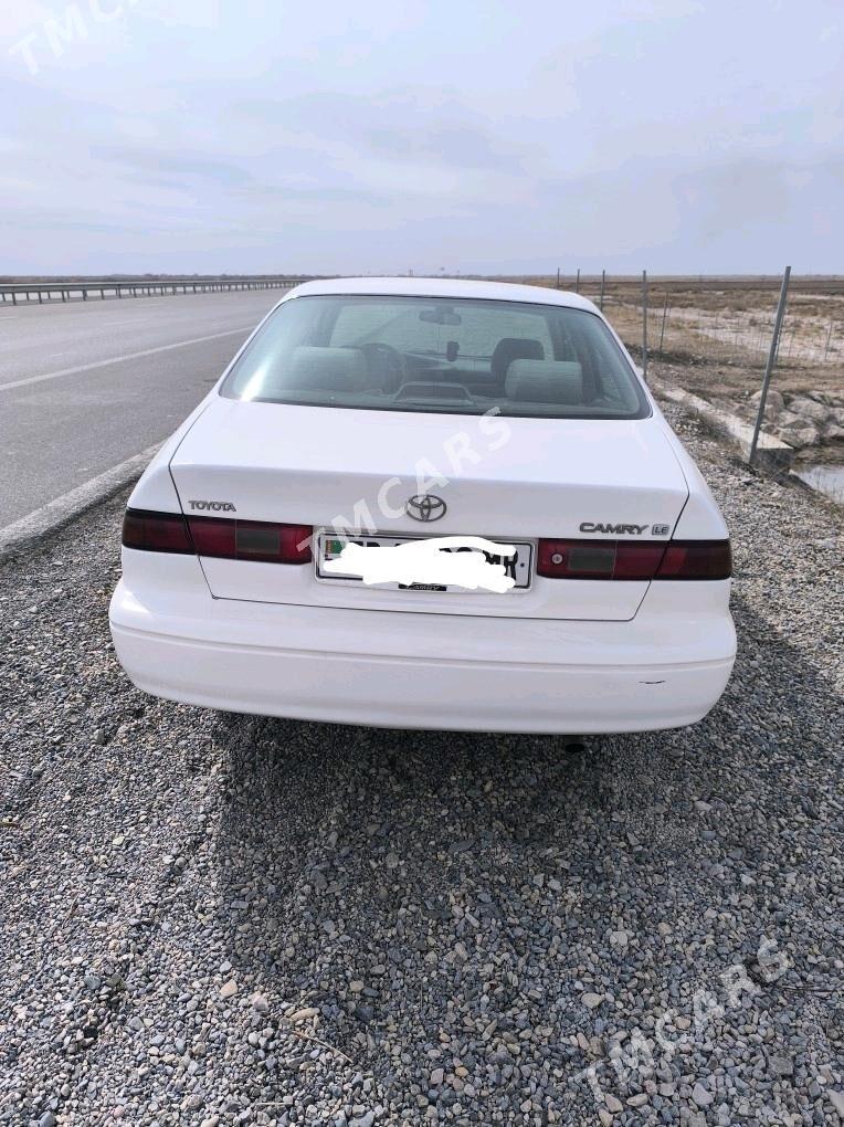 Toyota Camry 1998 - 120 000 TMT - Векильбазар - img 2