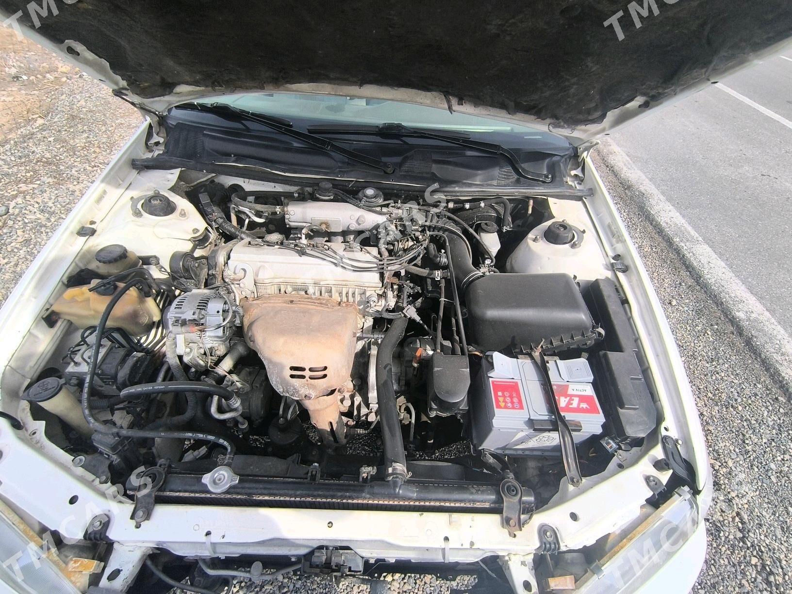 Toyota Camry 1998 - 120 000 TMT - Векильбазар - img 5