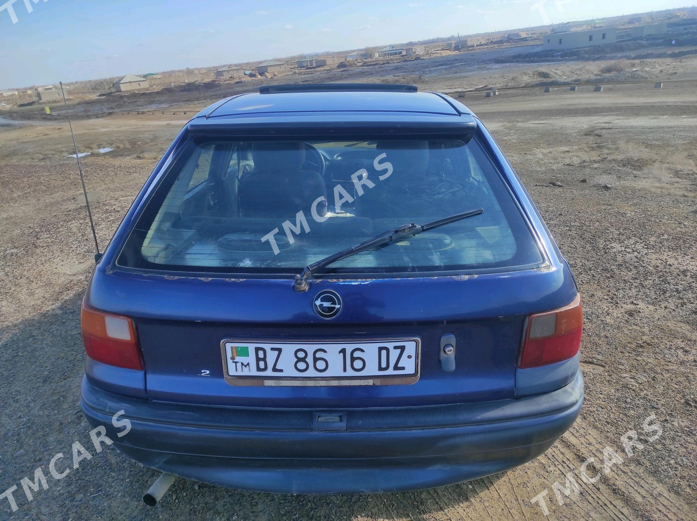 Opel Astra 1993 - 30 000 TMT - Губадаг - img 3