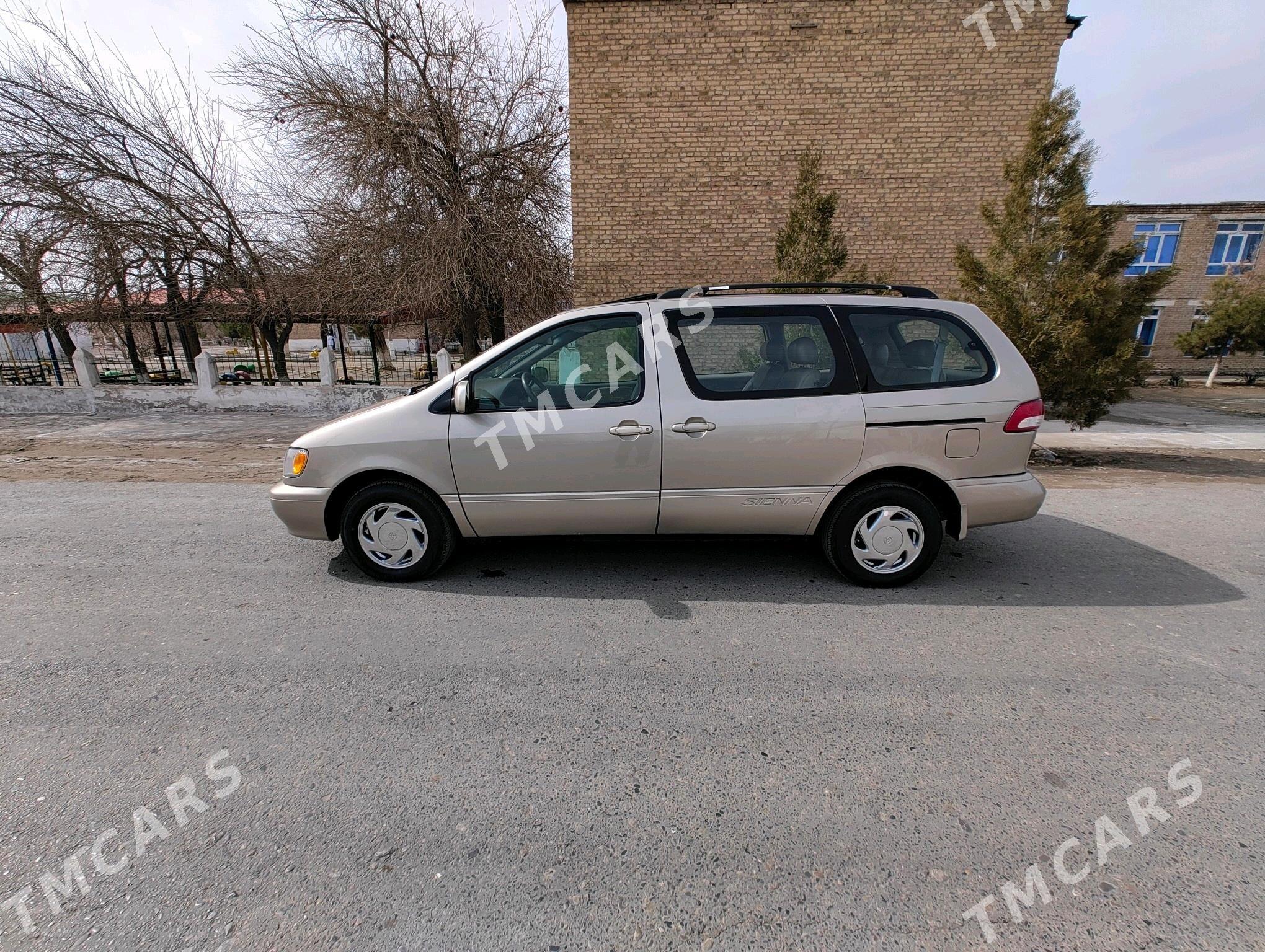 Toyota Sienna 2002 - 175 000 TMT - Туркменабат - img 4