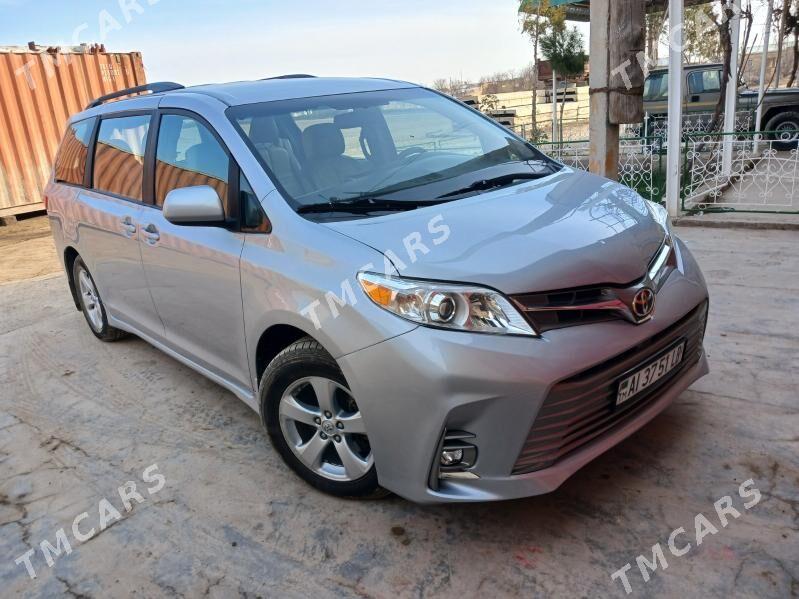 Toyota Sienna 2015 - 330 000 TMT - Туркменабат - img 4