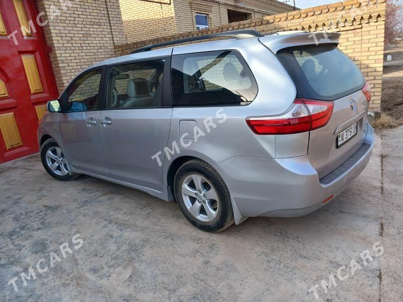 Toyota Sienna 2015 - 330 000 TMT - Туркменабат - img 6