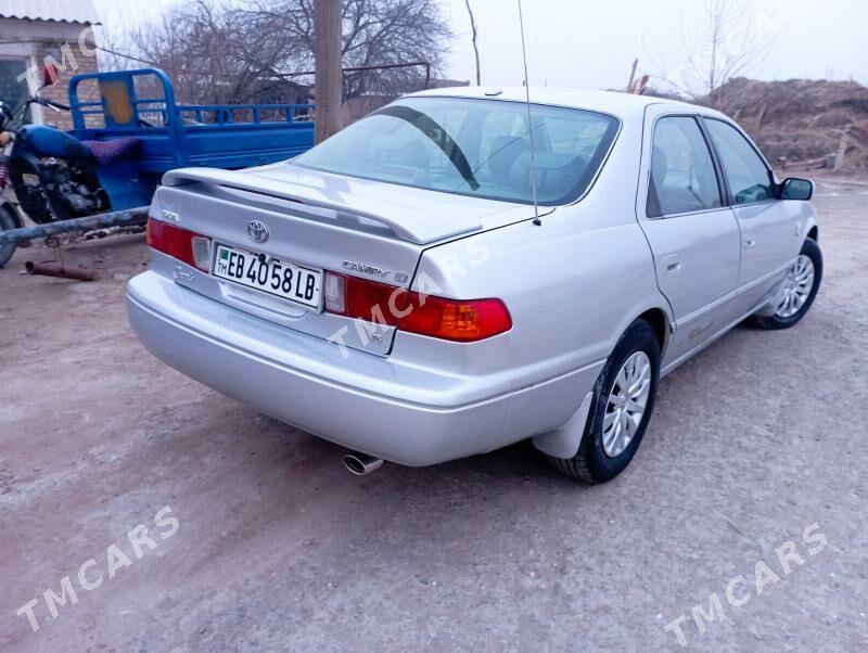 Toyota Camry 1998 - 110 000 TMT - Garabekewül - img 5