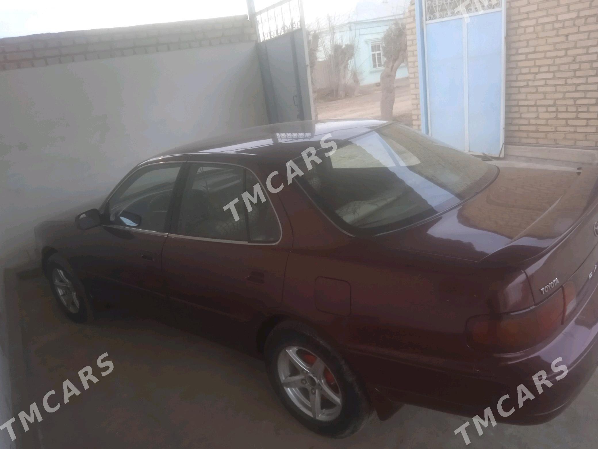 Toyota Camry 1996 - 75 000 TMT - Ёлётен - img 2