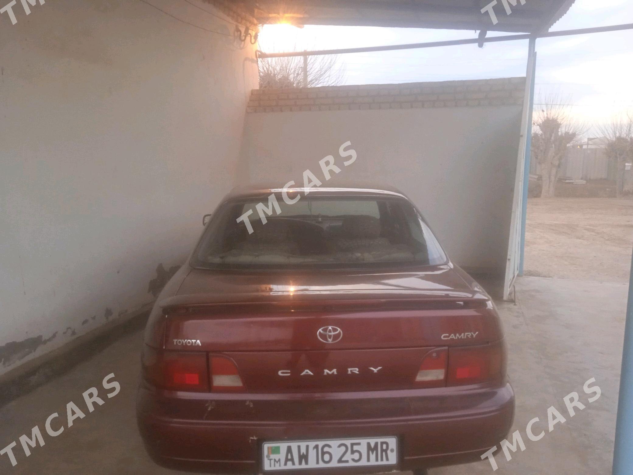 Toyota Camry 1996 - 75 000 TMT - Ёлётен - img 3