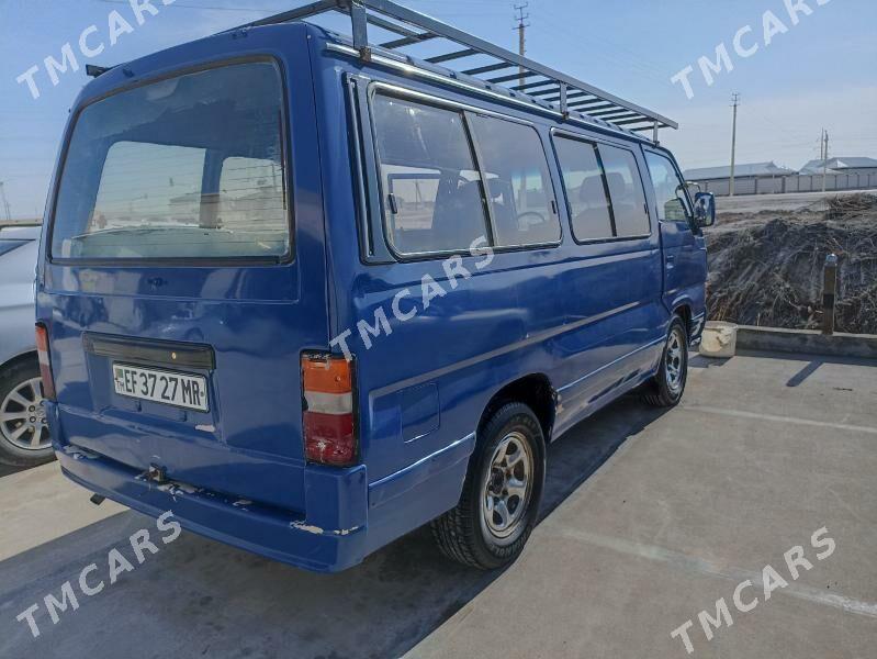 Nissan Urvan 1994 - 50 000 TMT - Байрамали - img 2