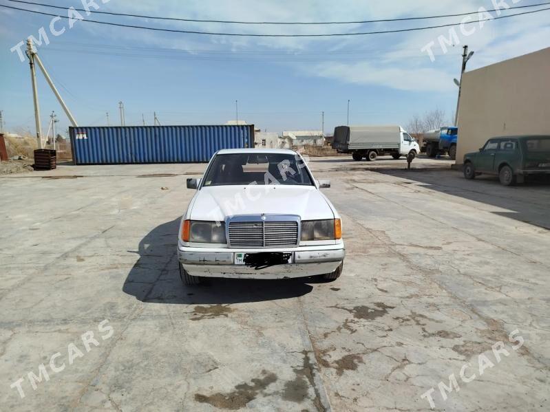 Mercedes-Benz 230E 1990 - 25 000 TMT - Векильбазар - img 2