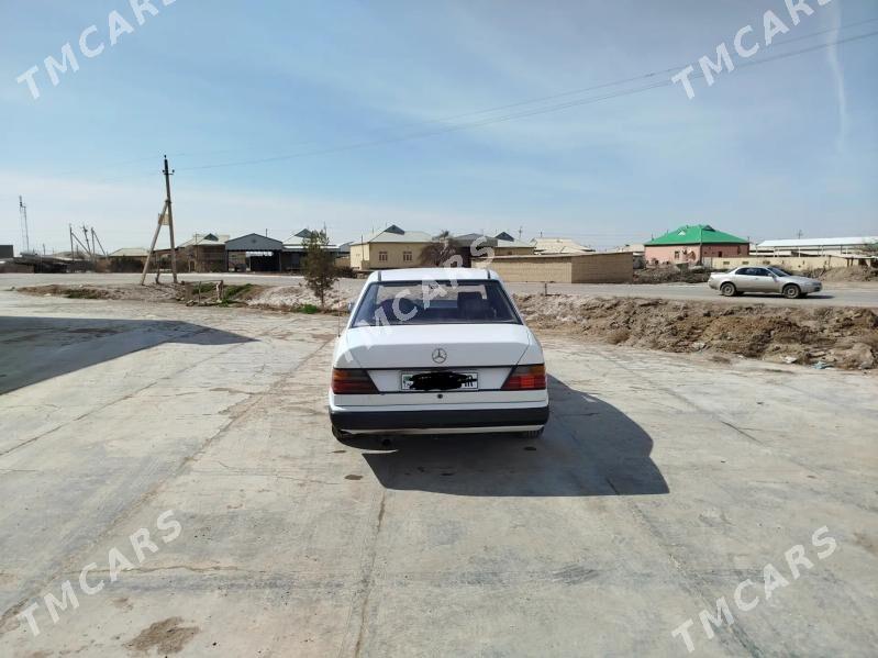 Mercedes-Benz 230E 1990 - 25 000 TMT - Векильбазар - img 5