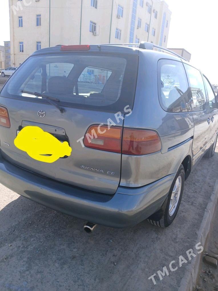 Toyota Sienna 1999 - 125 000 TMT - Векильбазар - img 3