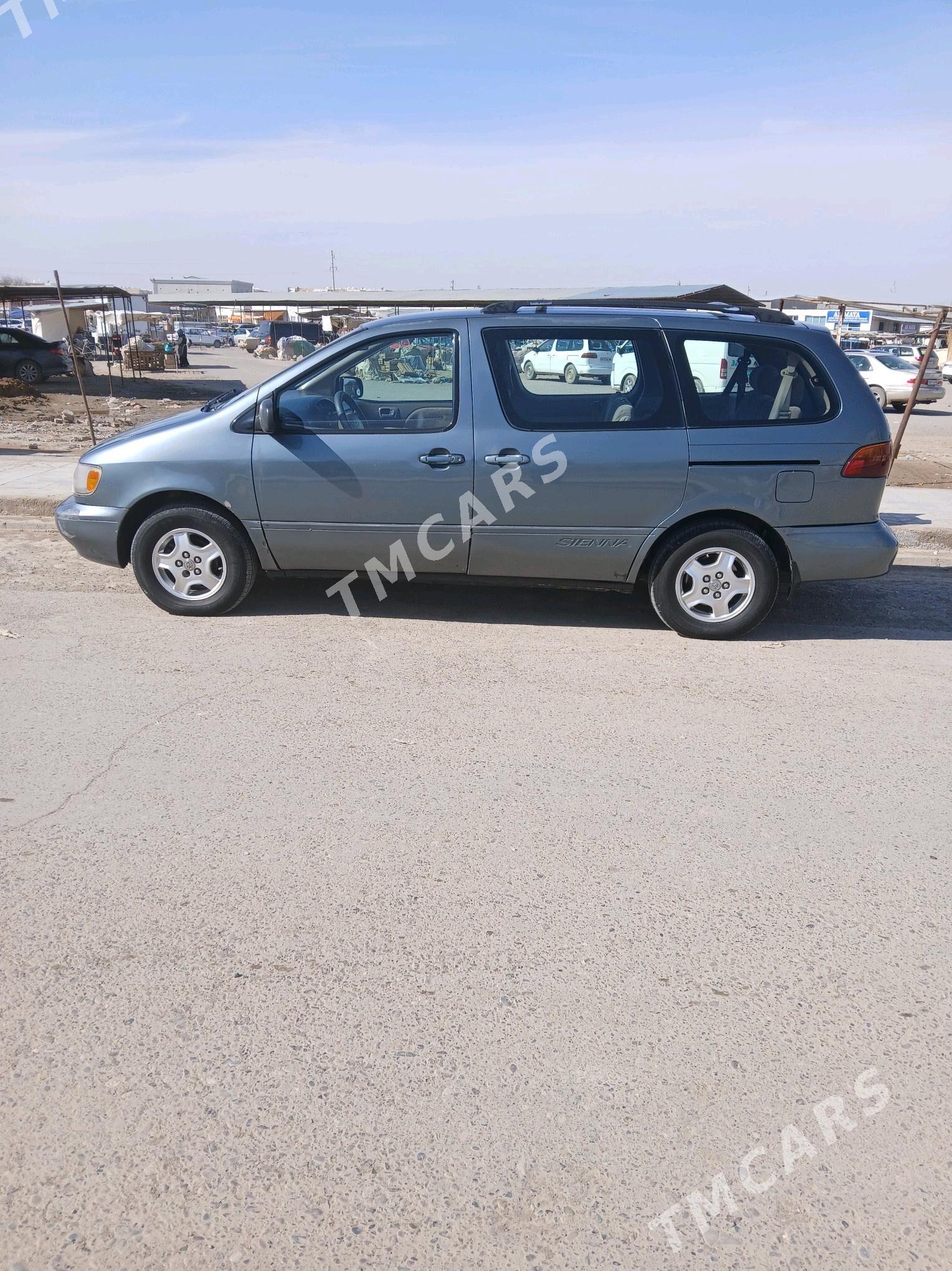 Toyota Sienna 1999 - 125 000 TMT - Векильбазар - img 2