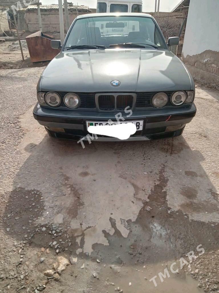 BMW 525 1990 - 30 000 TMT - Сакар - img 4