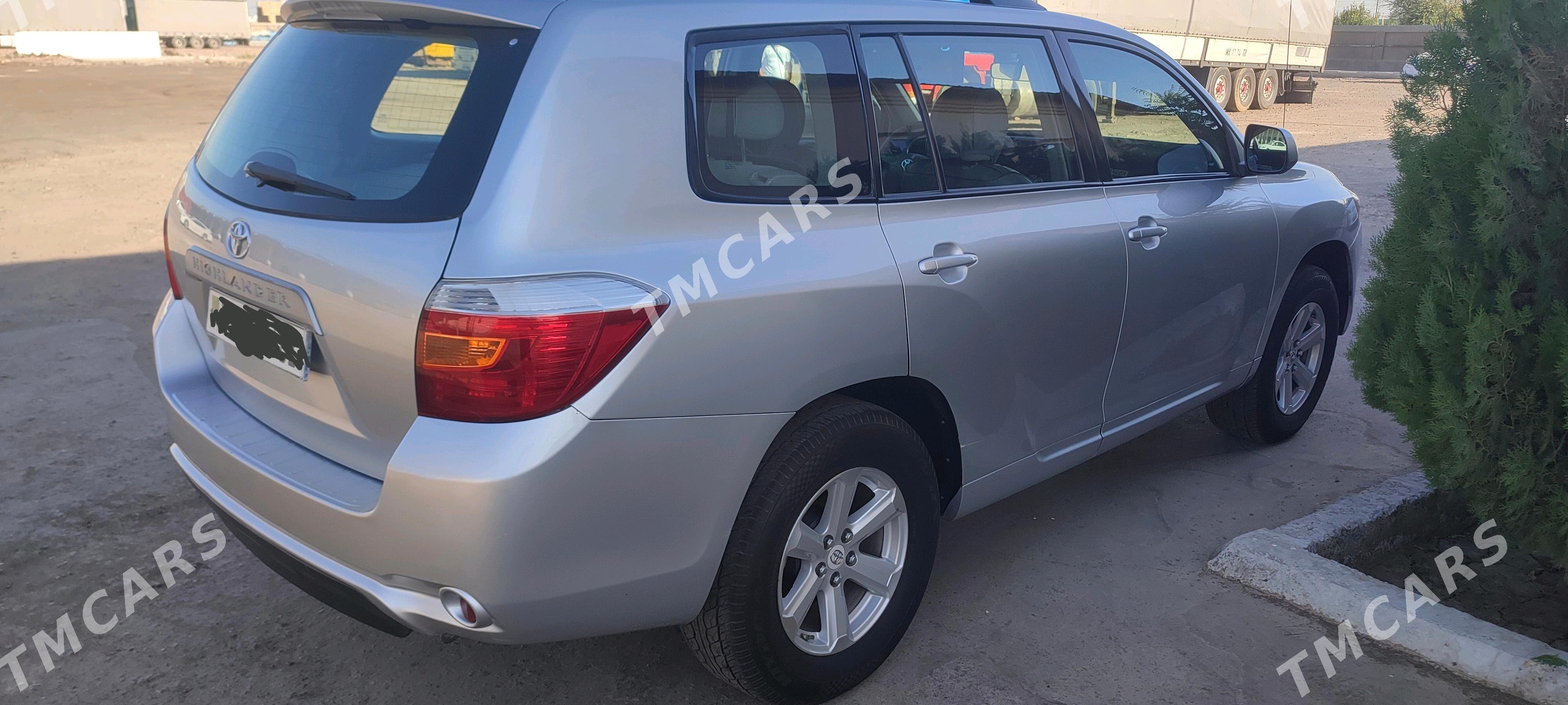 Toyota Highlander 2010 - 270 000 TMT - Дашогуз - img 5