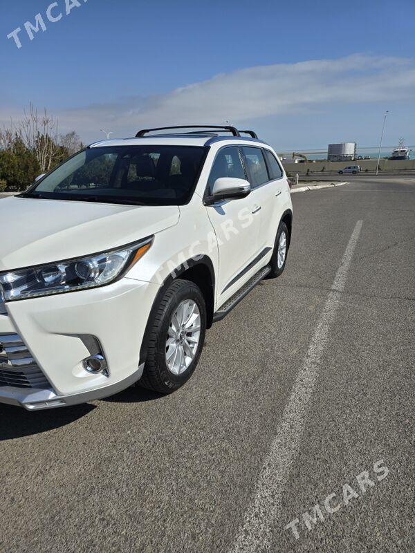 Toyota Highlander 2018 - 375 000 TMT - Бузмеин - img 2