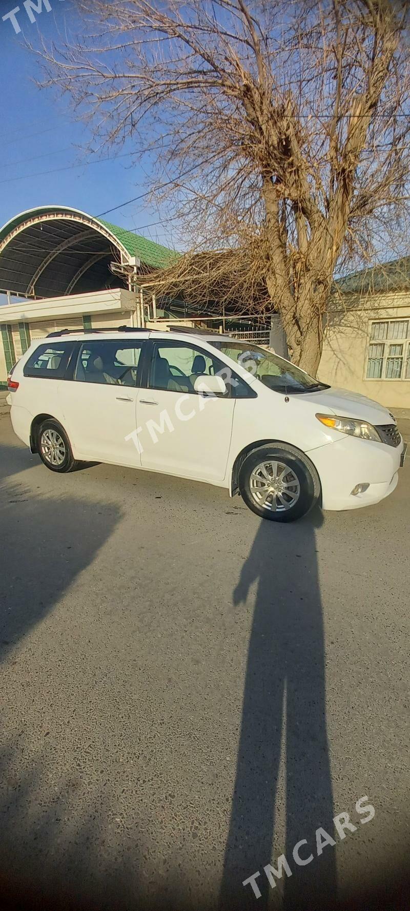 Toyota Sienna 2012 - 270 000 TMT - Ашхабад - img 10