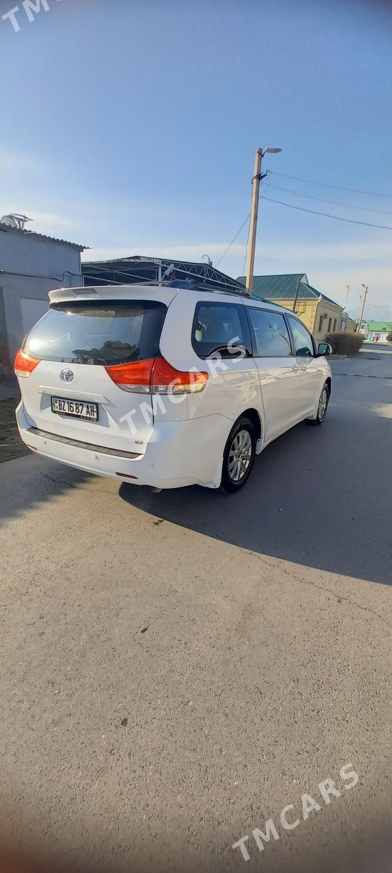 Toyota Sienna 2012 - 270 000 TMT - Ашхабад - img 5